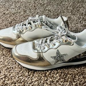 Vintage Havana sneakers silver glitter star gold embellished back cheetah size 7